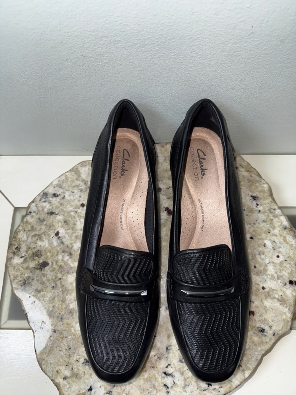 Clarks Juliet Aster Black Leather Loafers Sleek Comfort Low Block Heel Sz 8.5 - Picture 5 of 16